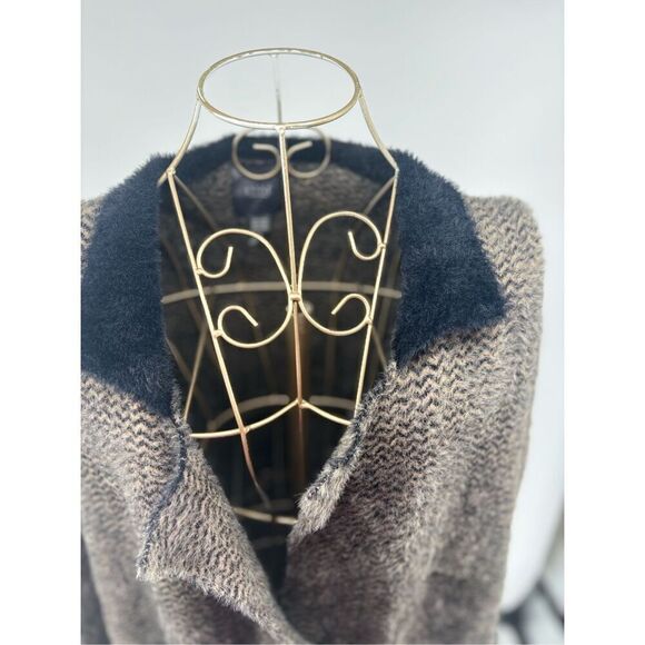 Lysse Cabin Faux Mink Long Coat Chevron Women’s Size Large/Extra large Pockets - Picture 7 of 15